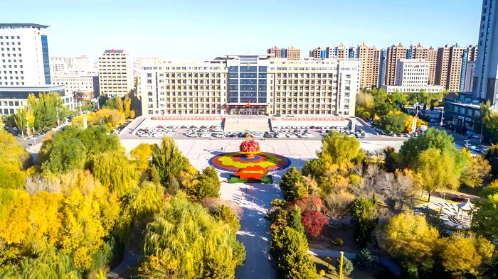 乌拉特前旗政府广场