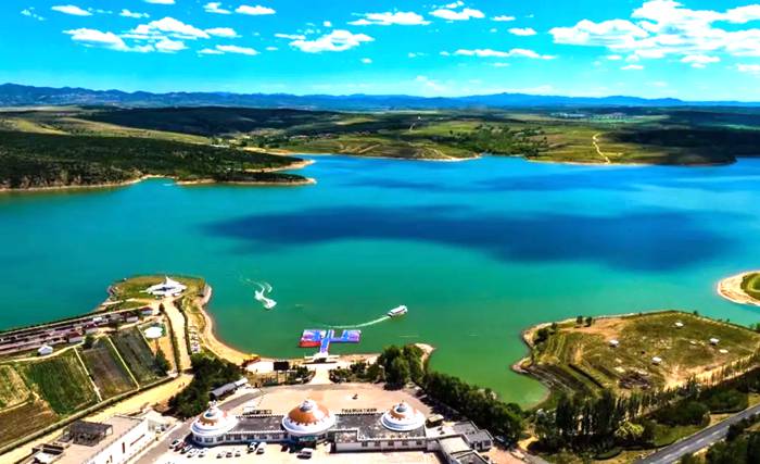 察尔湖旅游度假区