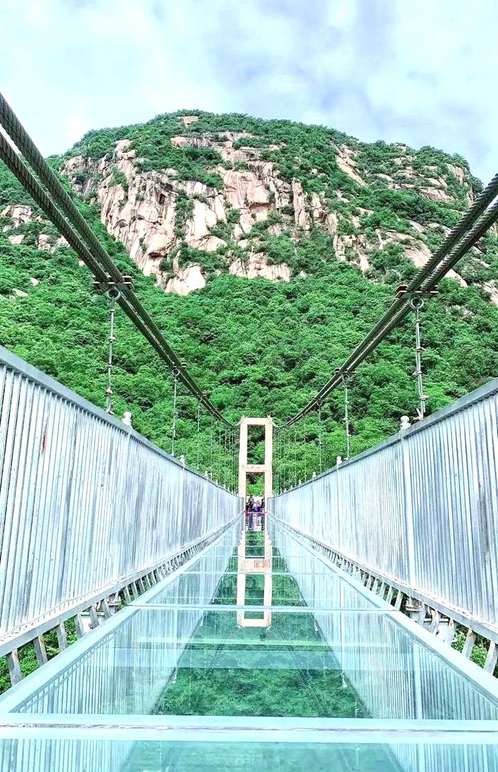 红石崖生态旅游区玻璃栈桥