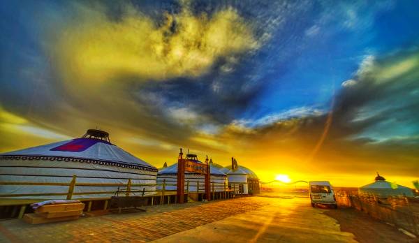 鄂尔多斯草原旅游区