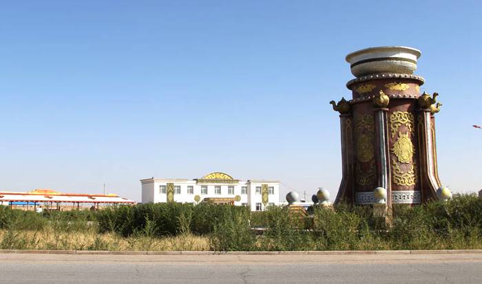 阿拉腾敖包镇街景