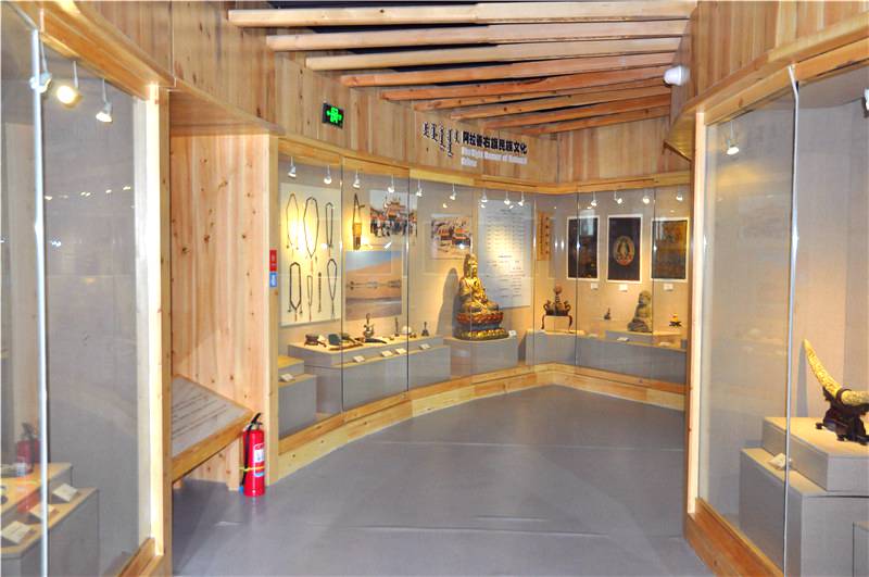 阿拉善右旗博物馆