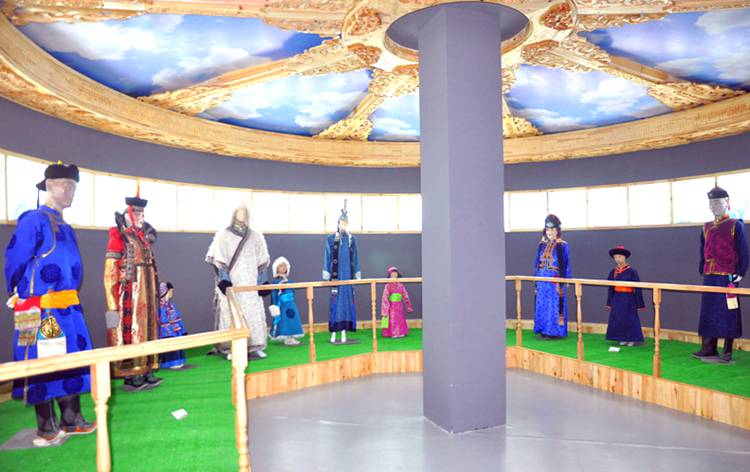 阿拉善右旗博物馆