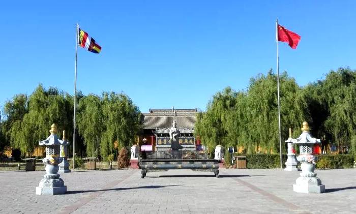 杭锦后旗宝莲寺 杭锦后旗宝莲寺