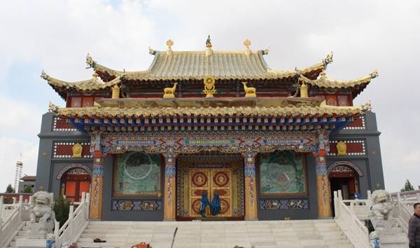 菩提济渡寺(沙日特漠图庙) 菩提济渡寺(沙日特漠图庙)