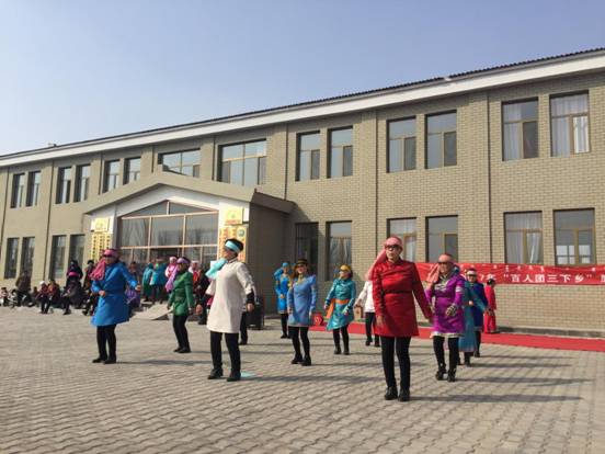 呼和木独镇政府广场