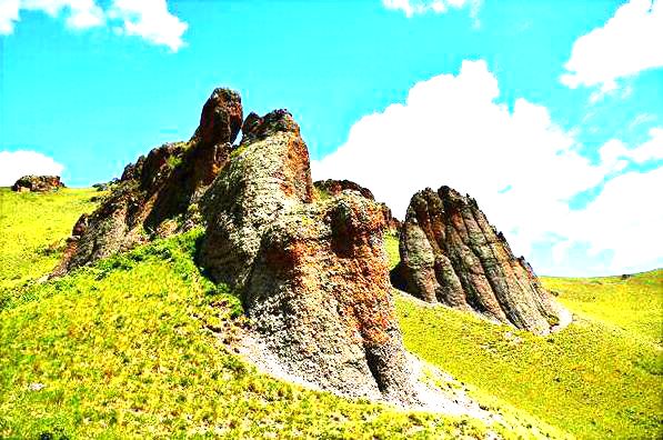 哈日诺尔驼峰岭