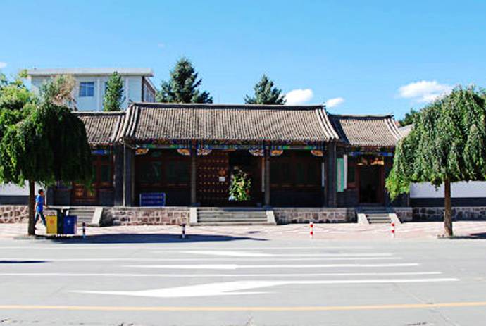 沙巴尔台郡王府（巴林郡王府）