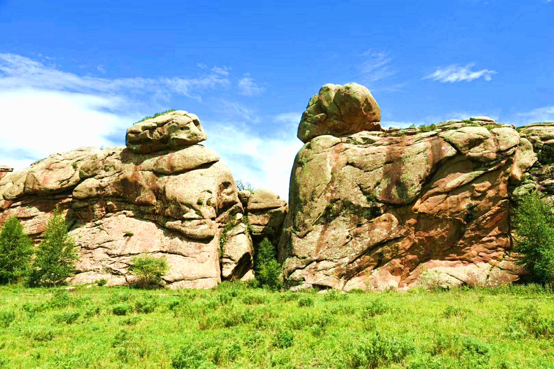 大青山岩臼景区