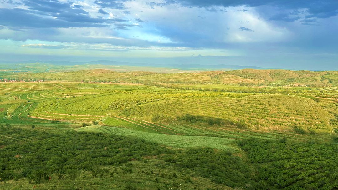 萨力巴乡三十二连山