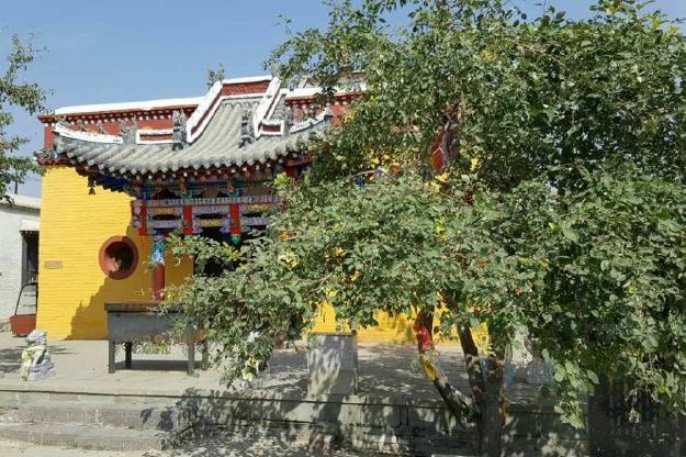 昆都仑召庚毗庙 昆都仑召庚毗庙