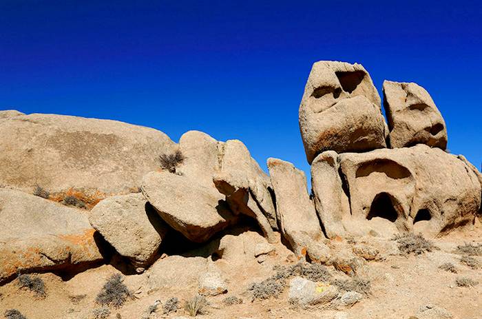 毕力其尔怪石林