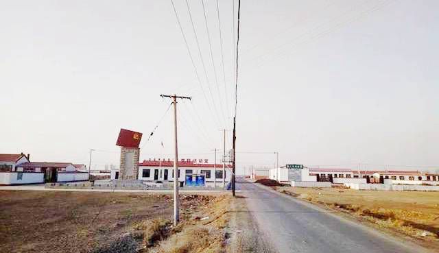 新安镇垦区暴动纪念碑