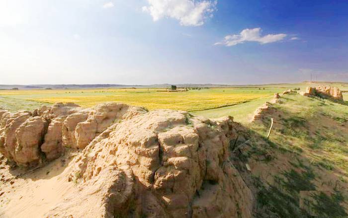 新忽热古城城墙