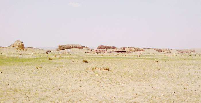 新忽热古城东城墙北段