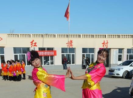 乌兰图克镇首届《鲜农杯》农民广场舞大赛