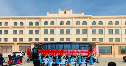 木凯淖尔镇政府广场