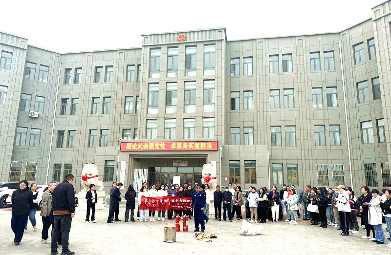 乌兰镇行政大楼