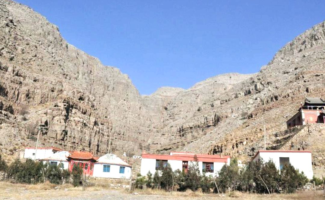 迪延阿贵庙旅游区 迪延阿贵庙旅游区