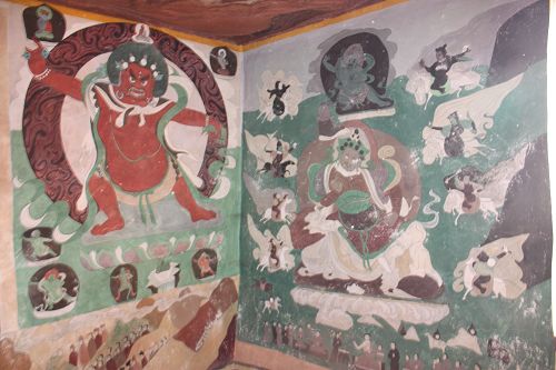 阿尔寨石窟中的壁画