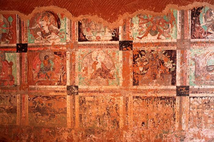 阿尔寨石窟中的壁画