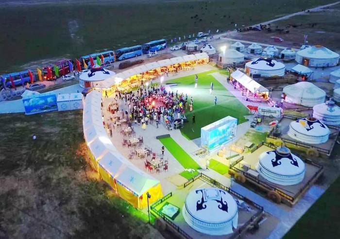 察罕苏力德烤全牛盛宴 察罕苏力德烤全牛盛宴