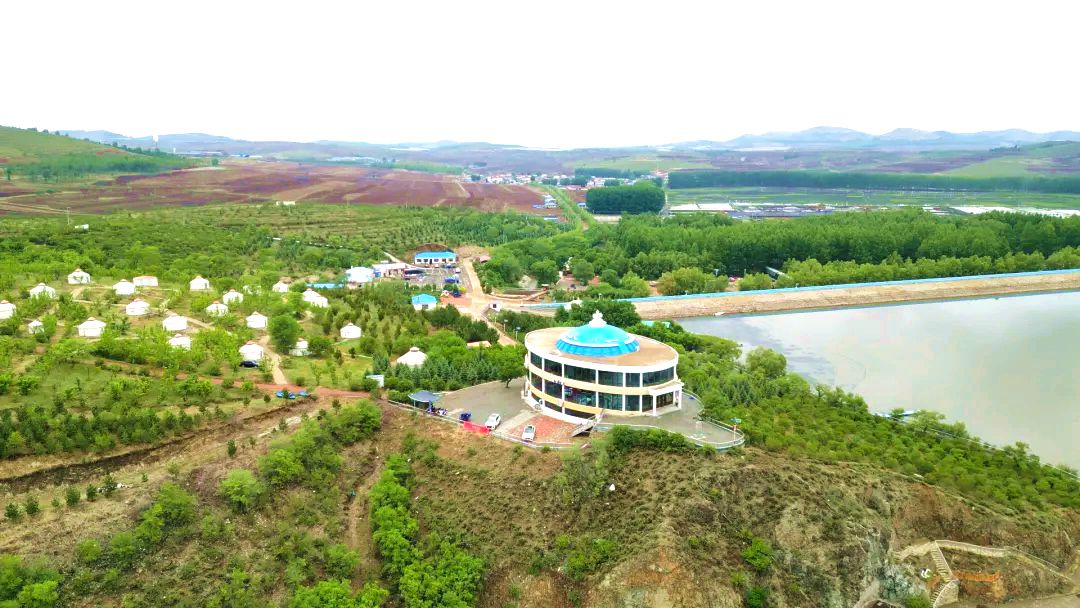 巴日嘎斯台乡兴安水库旅游区