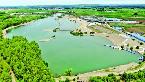 乌兰哈达镇洮儿河畔水上乐园