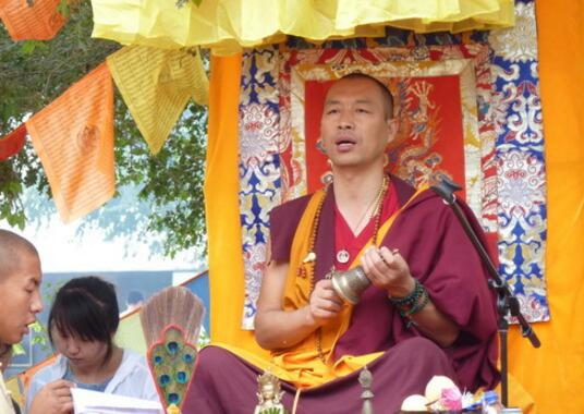 寿安寺主持诚烈多吉喇嘛