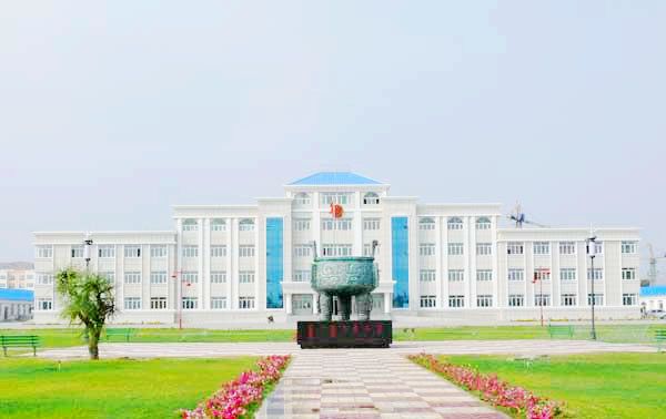 海拉苏镇政府广场