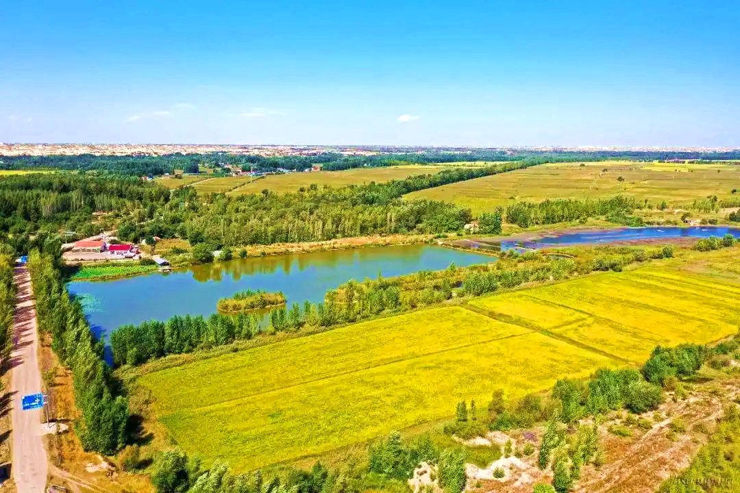 白音套海老河渔村