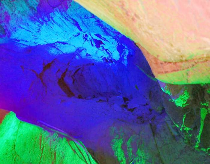 月牙山溶洞 月牙山溶洞