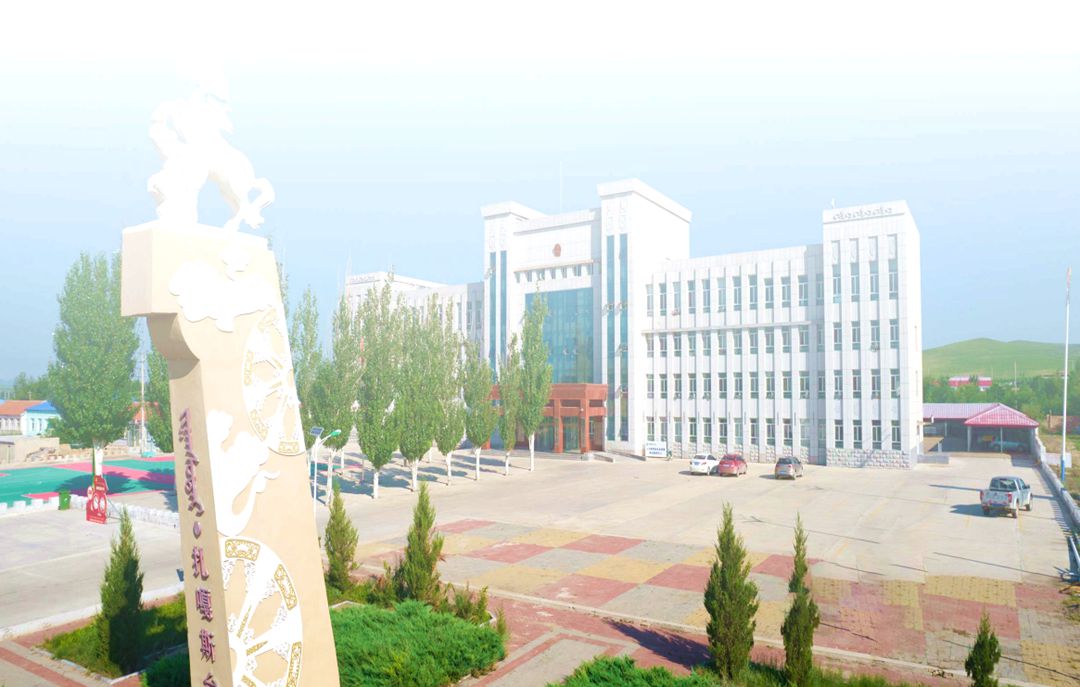 扎嘎斯台镇政府广场