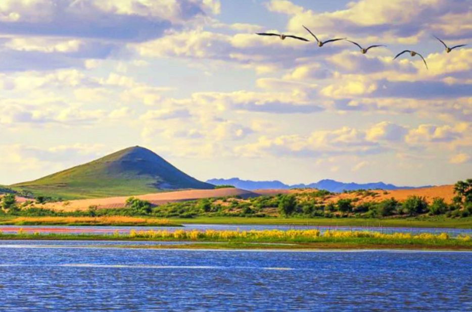 阿尔包勒格沙湖
