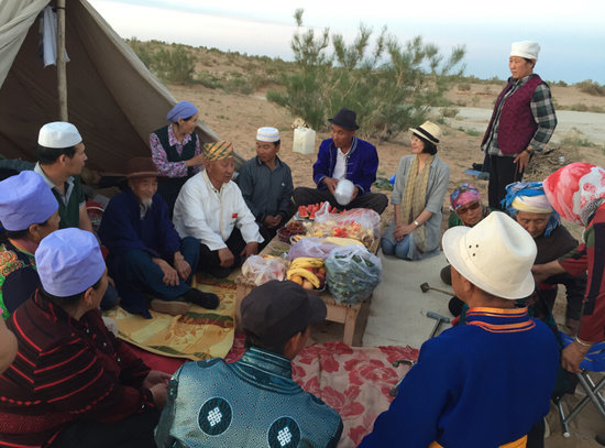 阿尔苏公墓集体做主麻的蒙古族穆斯林