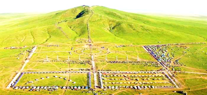 宝格德乌拉圣山景区全景