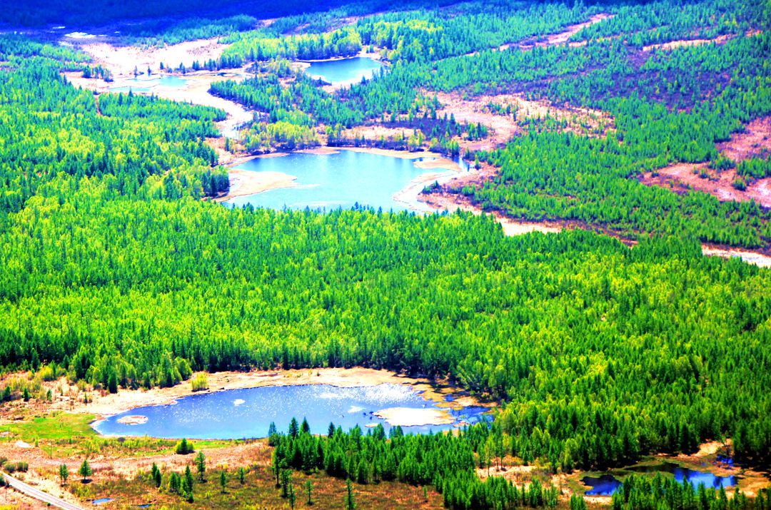 伊图里河源头卜奎泡子