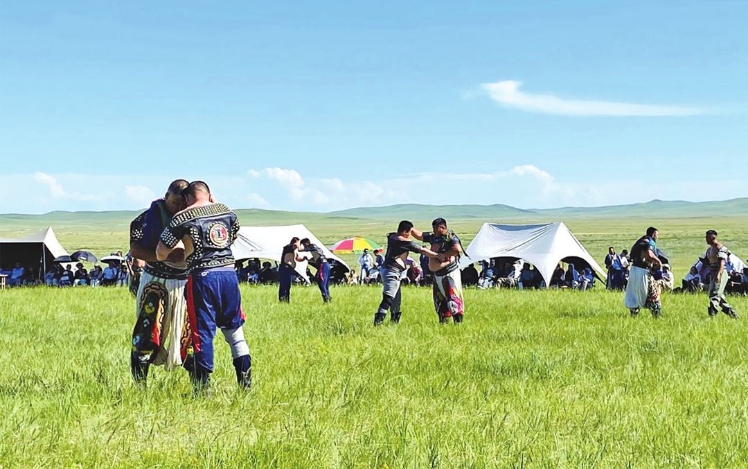 嘎海乐苏木举办第三届“额尔敦贝勒”那达幕