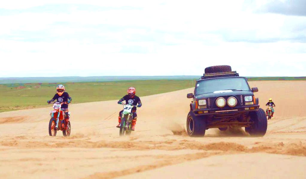 赛罕乌力吉苏木浑善达克沙地边缘