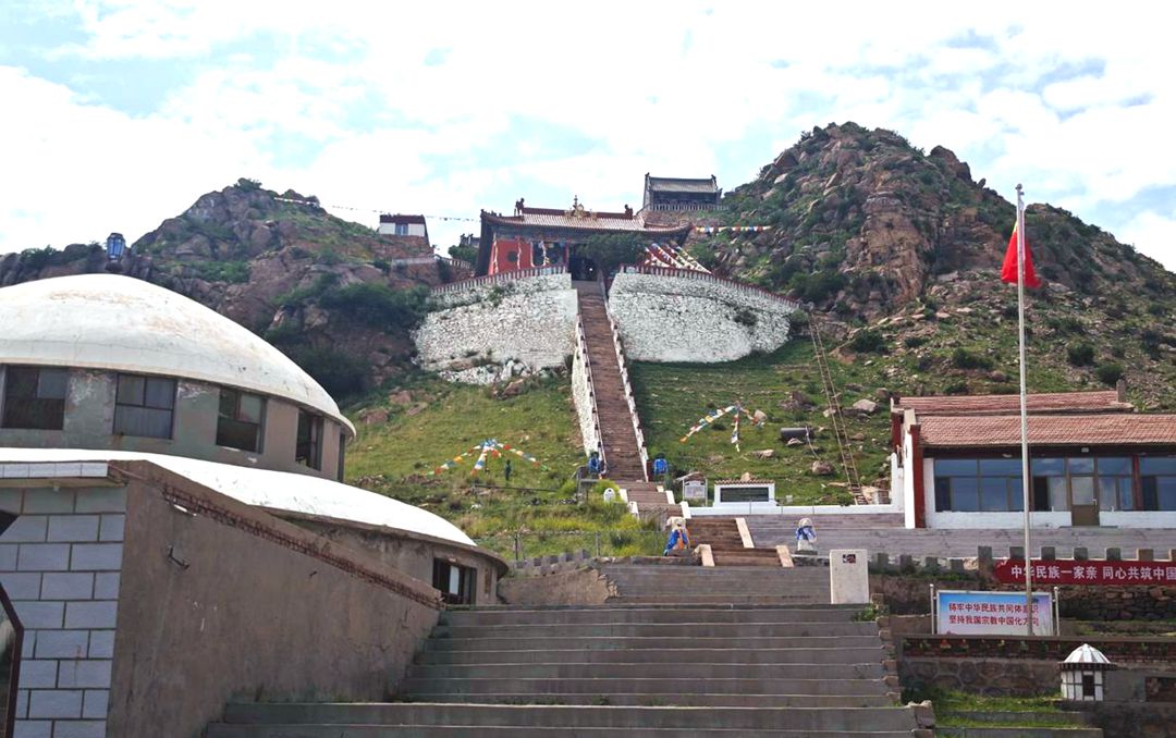 察右后旗阿贵庙