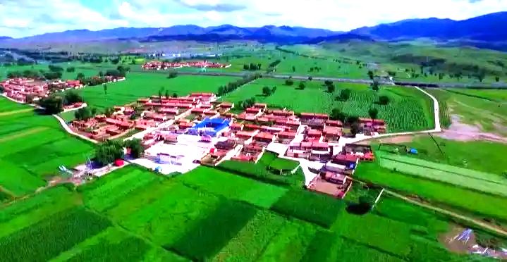 十八台镇哈力盖图村